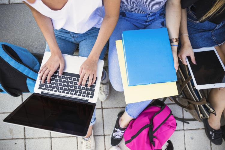 Bolsas de estudo em negócios Santander e Harvard Business Publishing