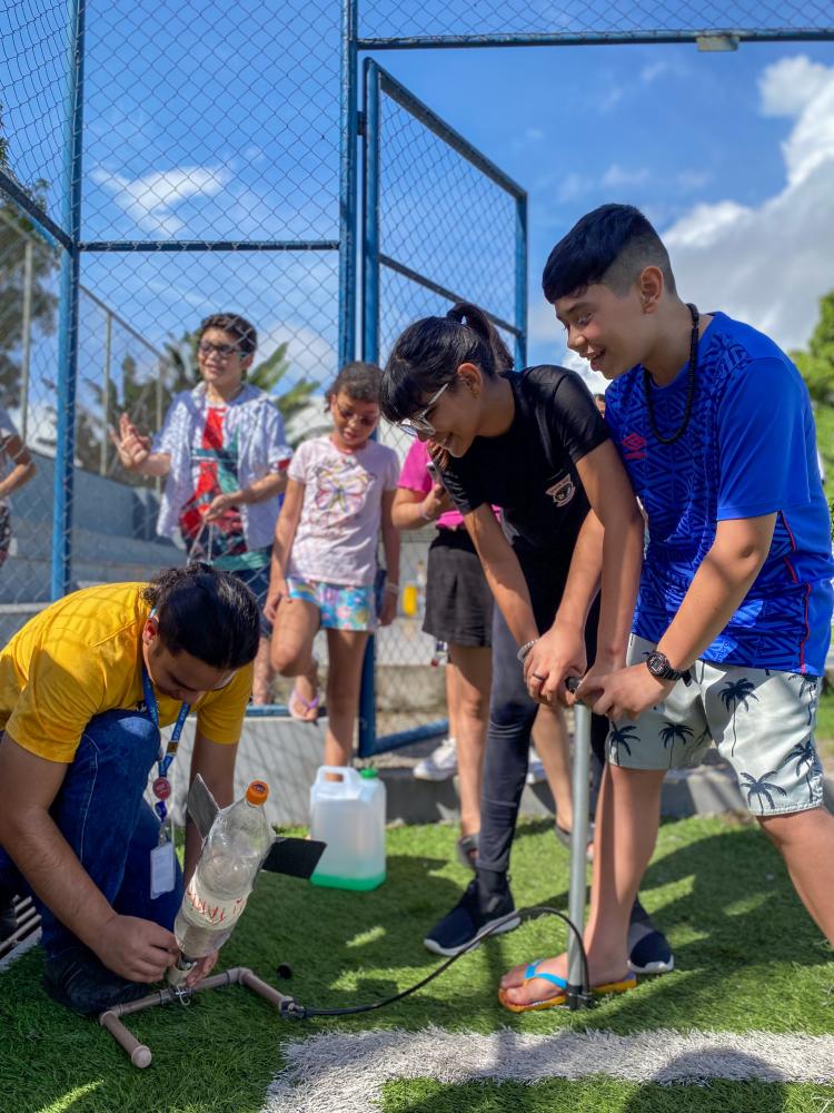 Brincadeiras e atividades práticas animam a Colônia de Férias da Escola