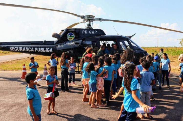 Dia das crianças: Governo do Amapá promove apresentação de equipamentos e aeronaves do GTA para 200 estudantes