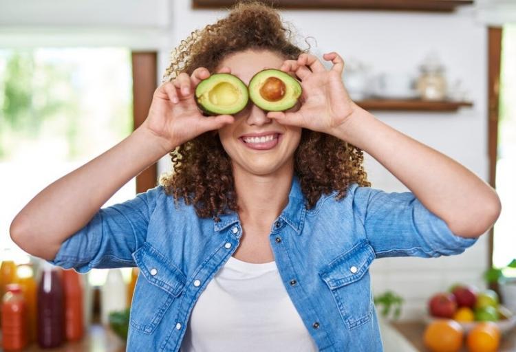 Mitos e verdades: quais alimentos fazem bem ou mal para os olhos