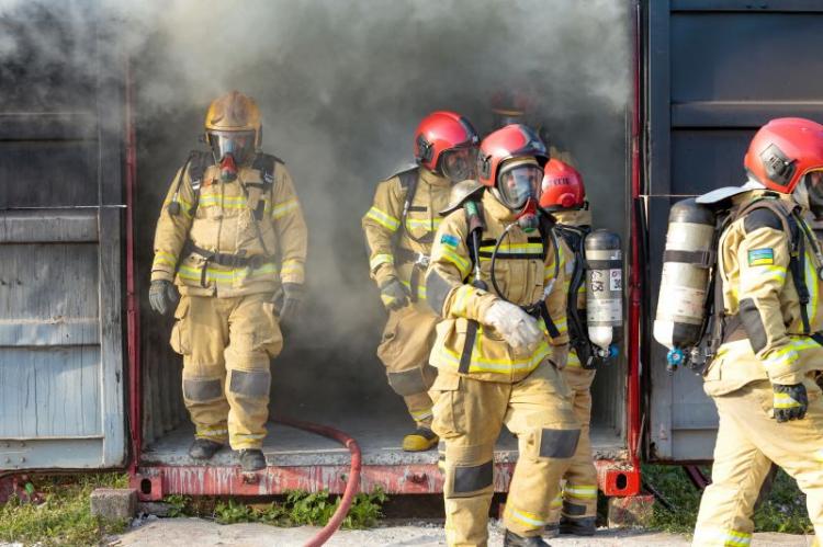 Corpo de Bombeiros do Amapá realiza simulação de incêndio com participação da imprensa, em Santana