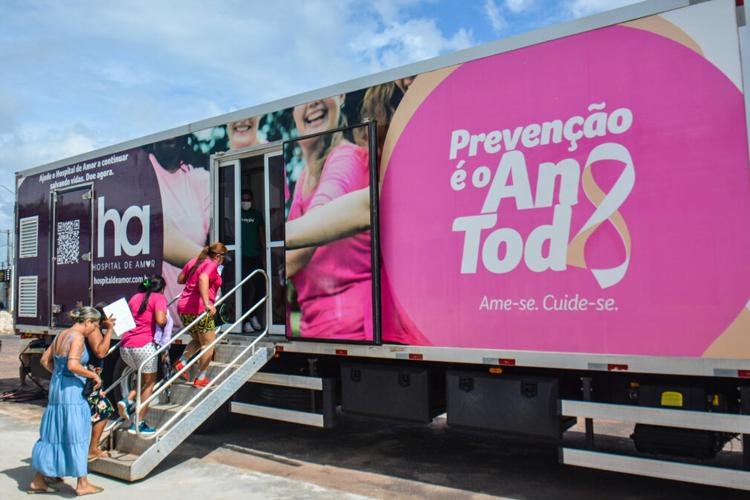 Carreta do Hospital de Amor realiza exames de mamografia no CEU das Artes Zona Sul