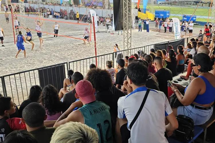 Com finais emocionantes, Arena no Meio do Mundo encerra programação com shows no Estádio Zerão, em Macapá