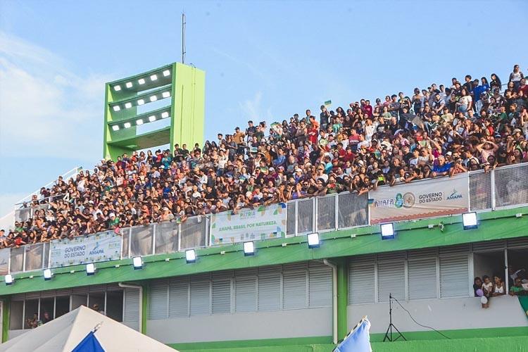 Desfile Cívico dos estudantes do Amapá emociona em celebração aos 80 anos do Estado