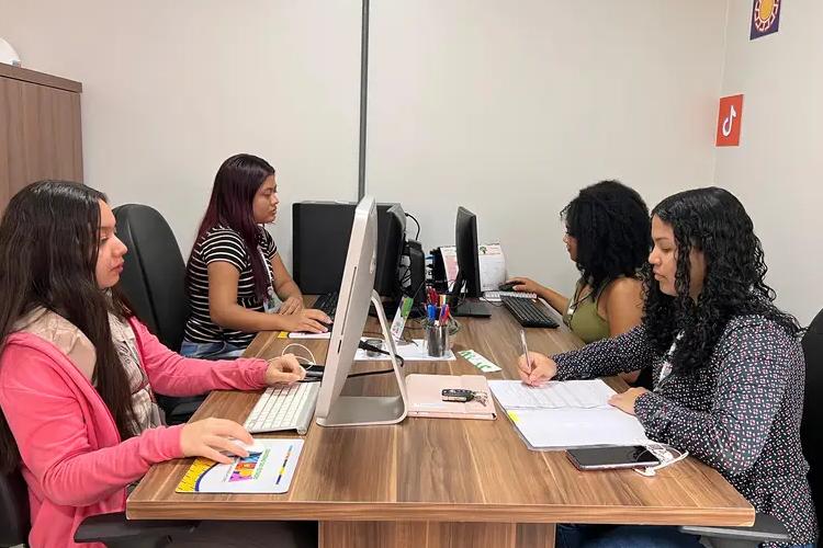 Estagiários do Novo Amapá Jovem vivenciam experiências profissionais para qualificação no mercado de trabalho, em Macapá