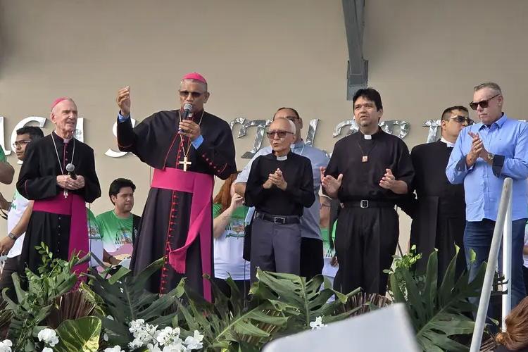 Governador do Amapá em exercício recepciona novo bispo da Diocese de Macapá