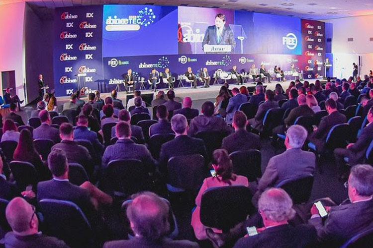 Juscelino Filho destaca avanço do 5G em evento sobre o futuro da tecnologia na indústria