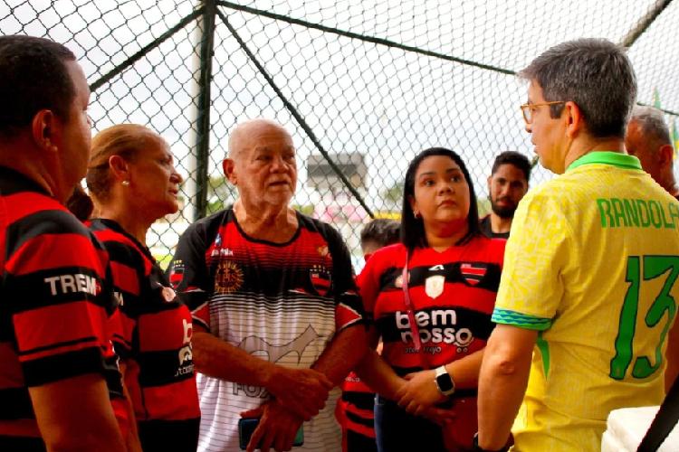 Randolfe garante recurso para recuperar os estádios Zerão, Natizão e Augusto Antunes