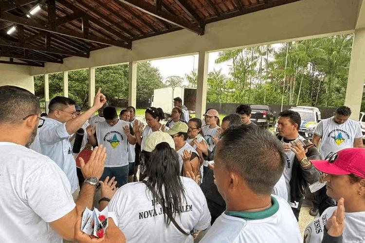 Assembleia de Deus oferece água aos caminhantes no Círio de Nazaré 2024