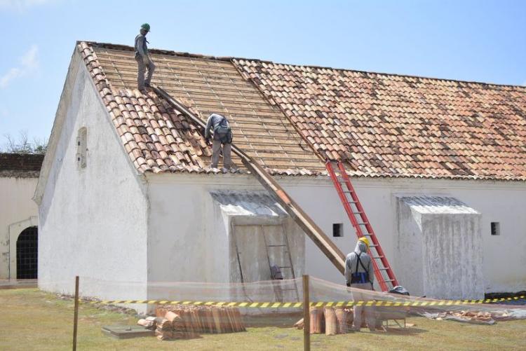 Fortaleza de São José: obras de restauração concentram na retirada dos telhados e reparos emergenciais, em Macapá