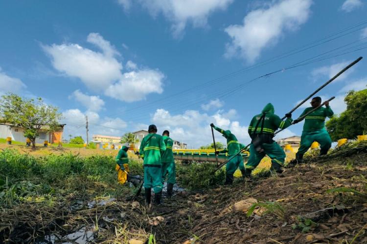 Zeladoria Urbana atua nos canais de Macapá para garantir um inverno sem grandes alagamentos